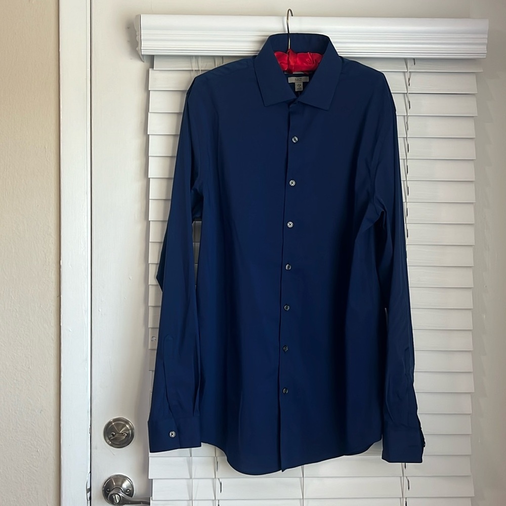 Reaction Kenneth Cole. Men’s Medium Navy Button Down Dress Shirt. Size Medium.